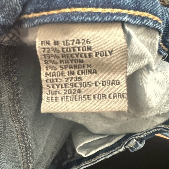 Tractr Blue Cropped Women's Jeans - Picture 8 of 9